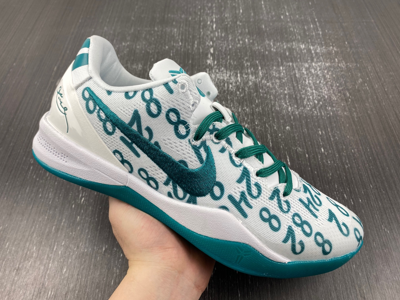 Nike Kobe 8 Protro “Radiant Emerald” FQ3549-101