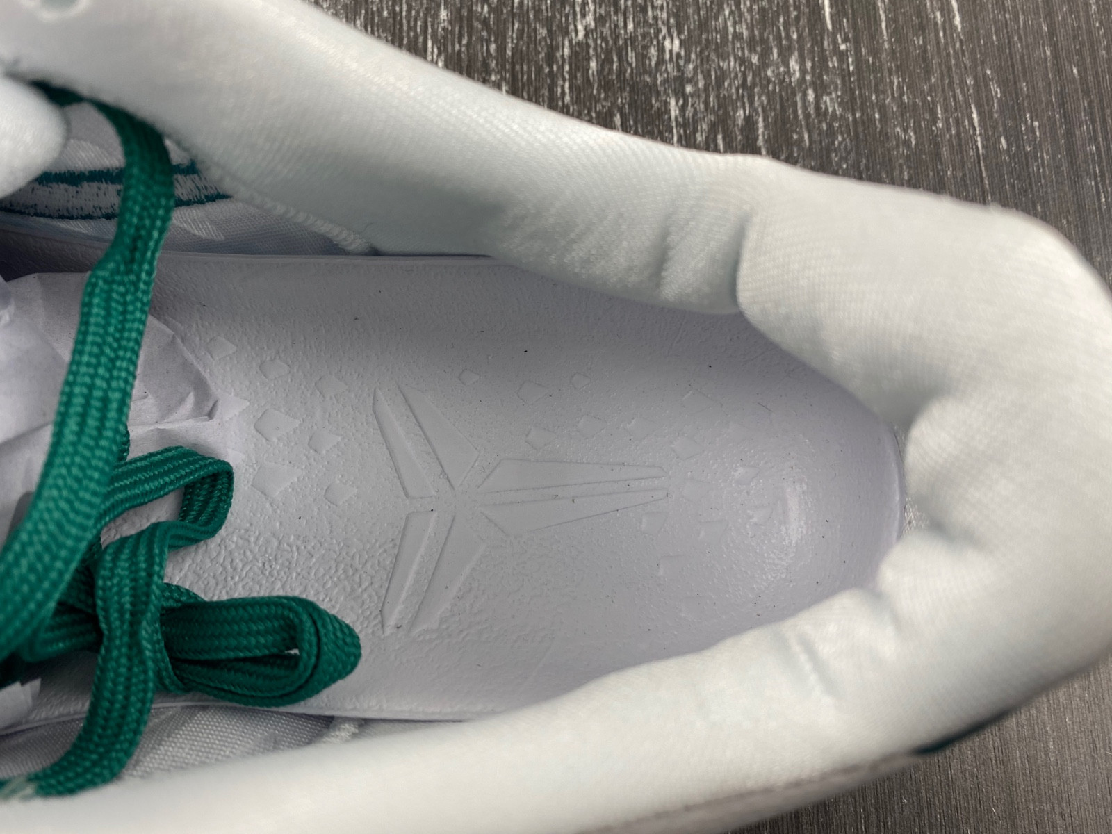 Nike Kobe 8 Protro “Radiant Emerald” FQ3549-101