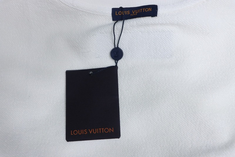 L*V HOODIE