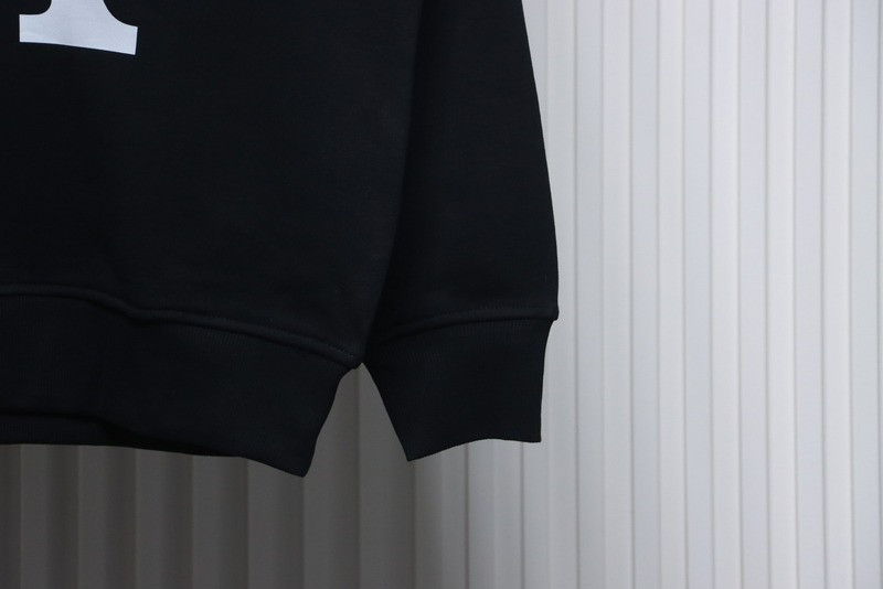 L*V HOODIE