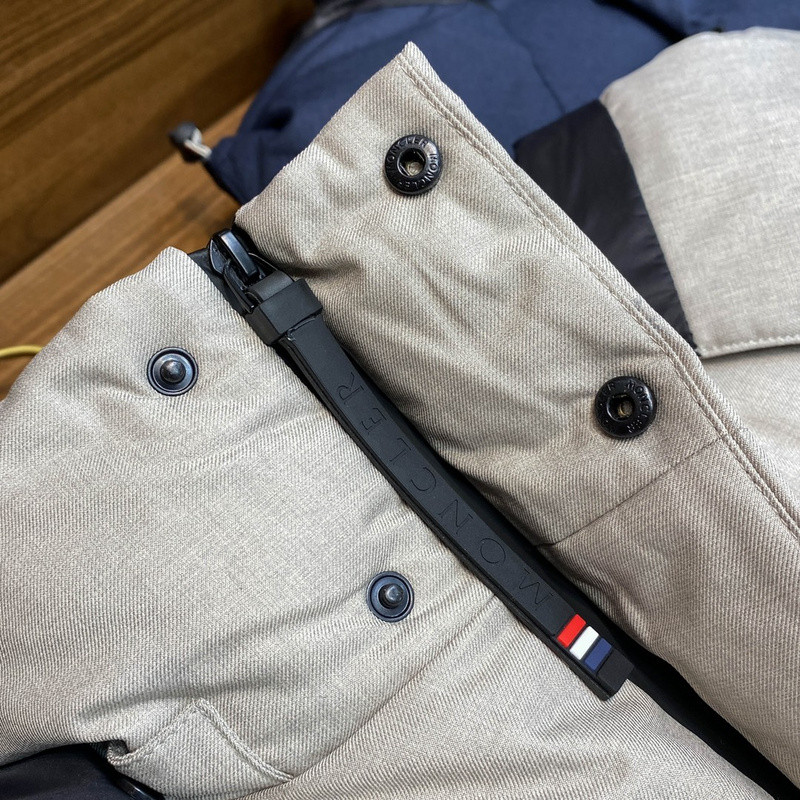 Monc COAT