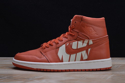 2018 Air Jordan 1 Retro High OG  Vintage Coral/Sail 555088 800