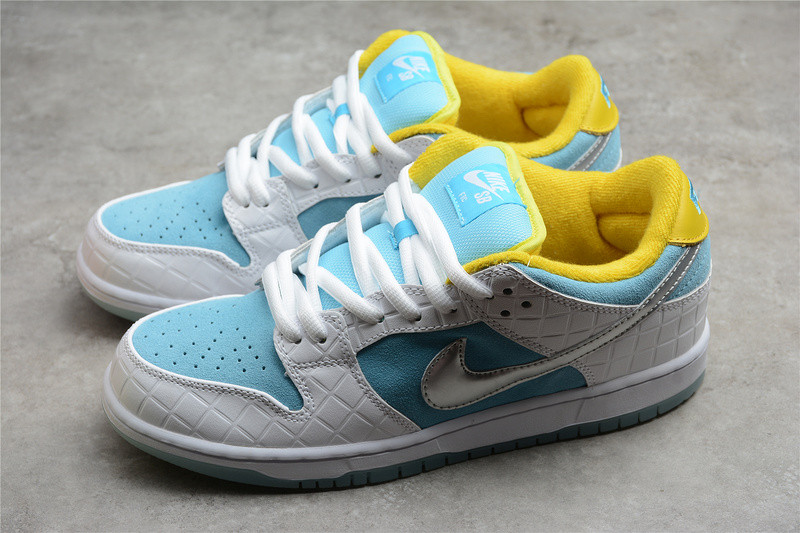 FTC x Nike SB Dunk Low DH7687-400