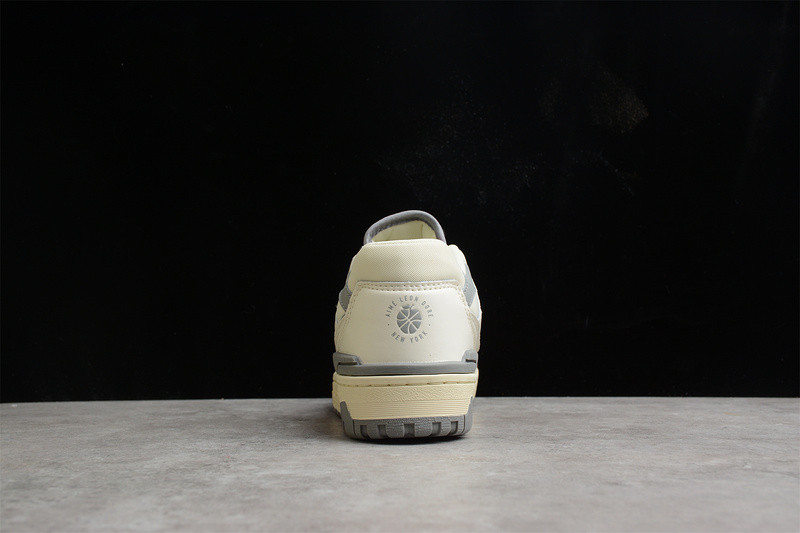 NEW Balan* Sneakers