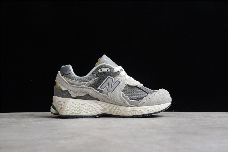 NEW Balan* Sneakers