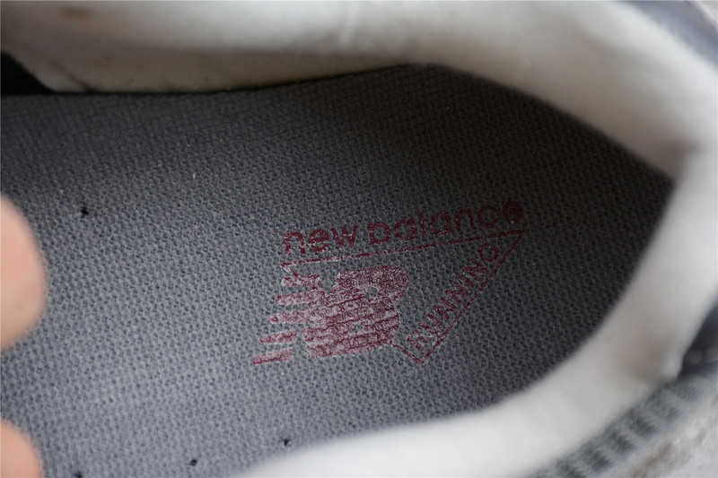 NEW Balan* Sneakers
