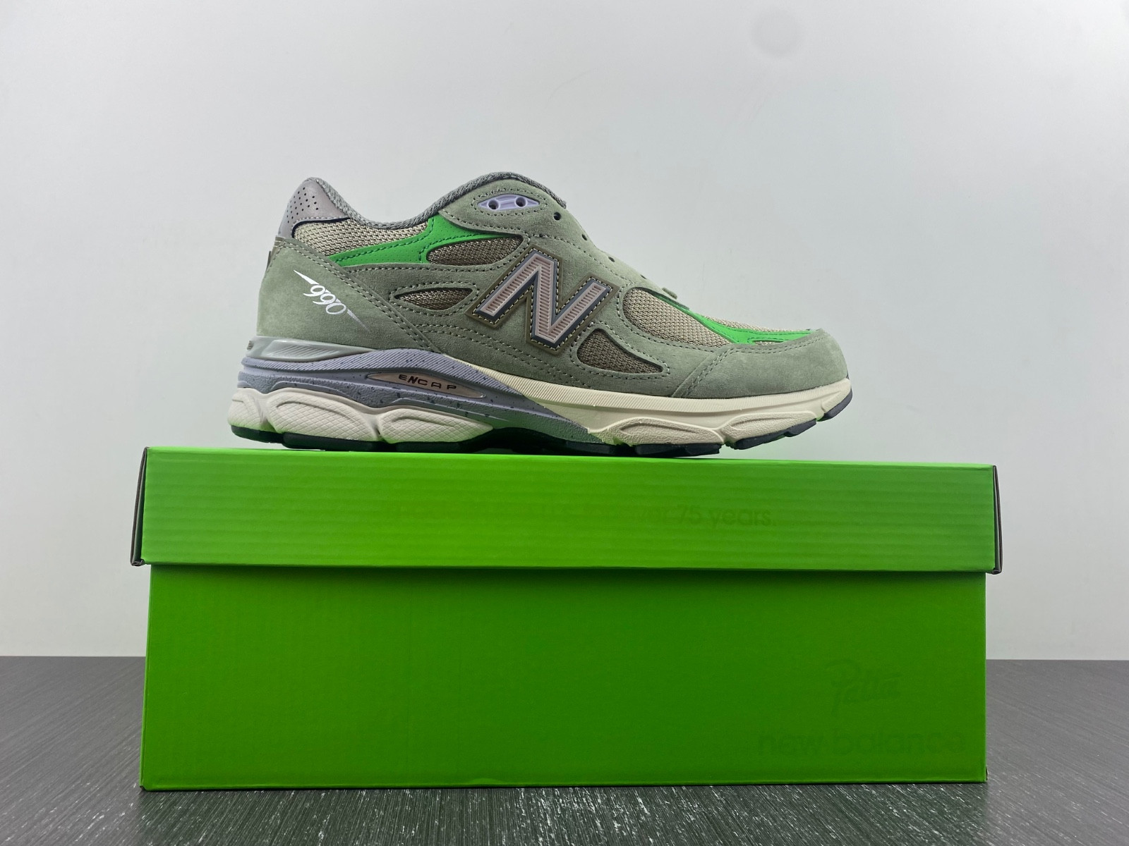 Patta x New Balance 990v3