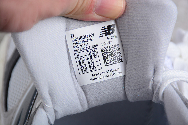 NEW Balan* Sneakers