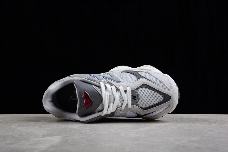 NEW Balan* Sneakers