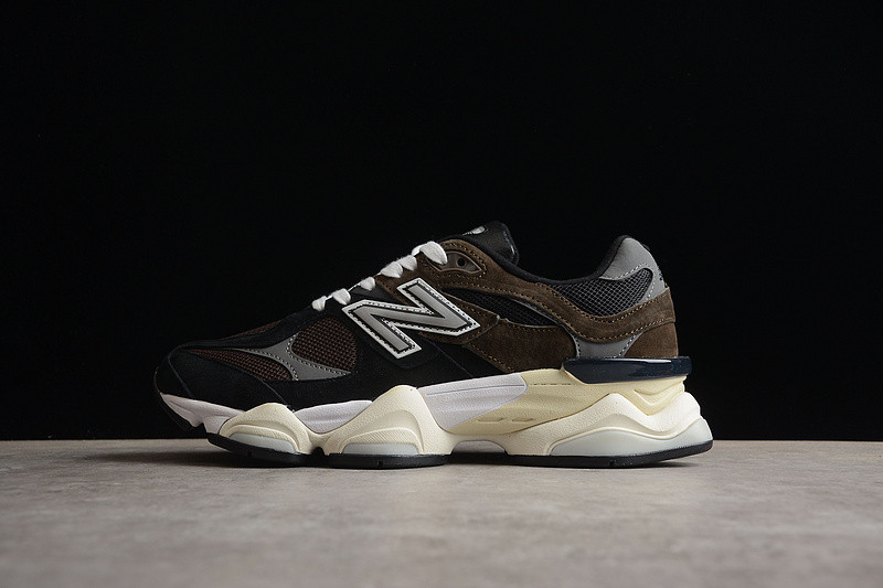 NEW Balan* Sneakers