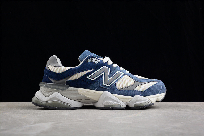 NEW Balan* Sneakers