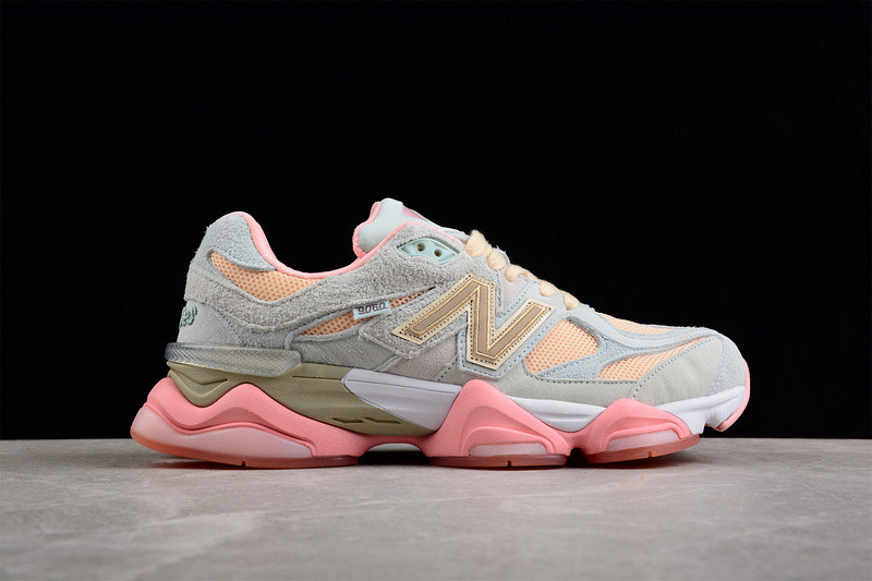 NEW Balan* Sneakers
