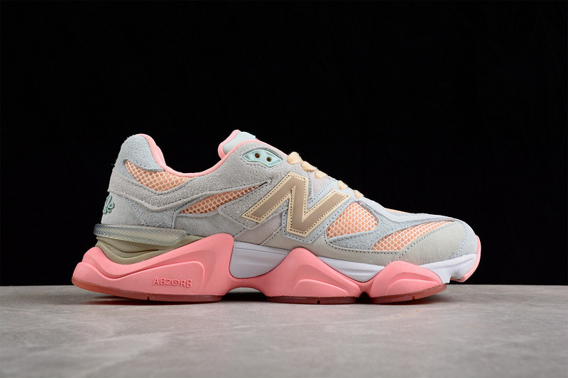 NEW Balan* Sneakers