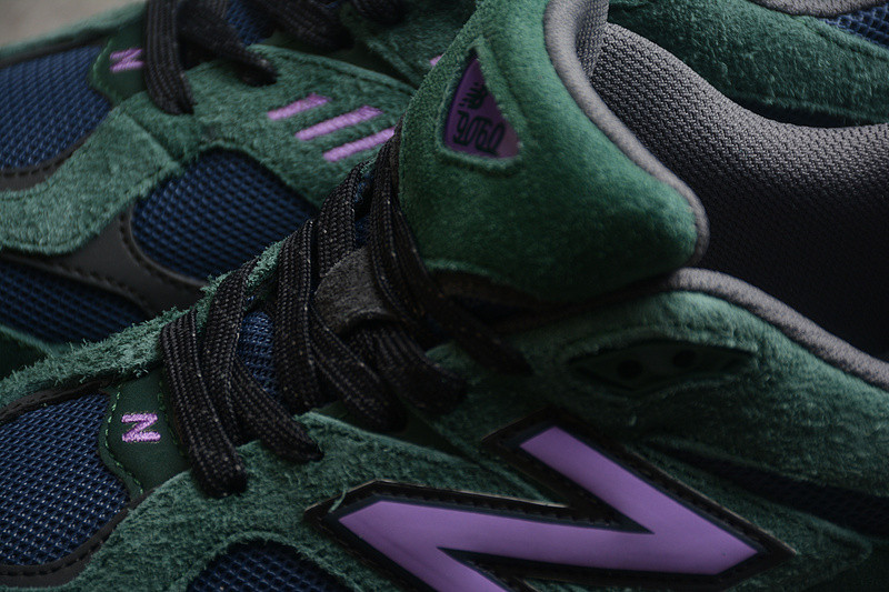 NEW Balan* Sneakers