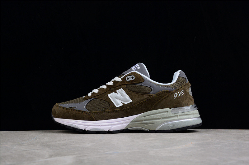 NEW Balan* Sneakers