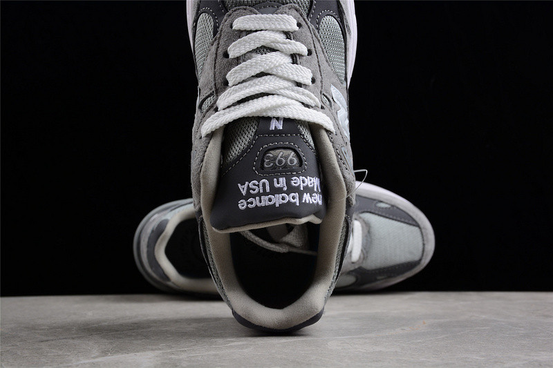 NEW Balan* Sneakers