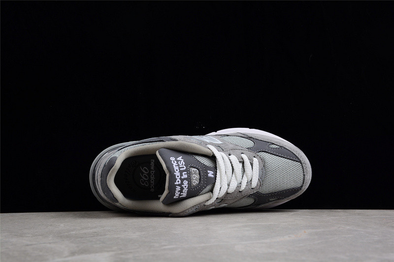 NEW Balan* Sneakers