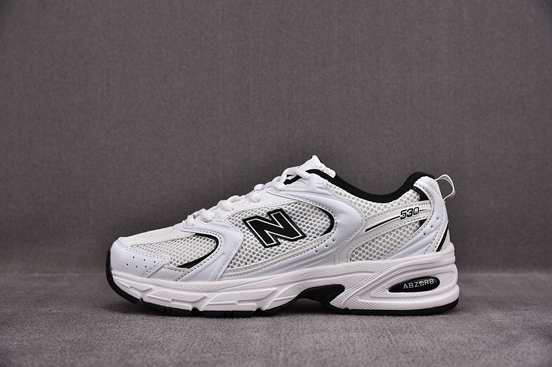 NEW Balan* Sneakers
