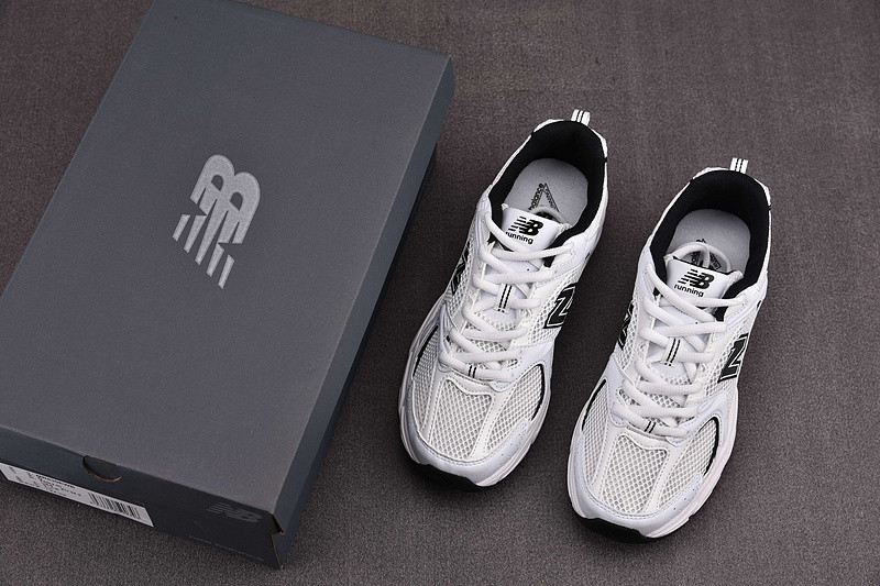 NEW Balan* Sneakers
