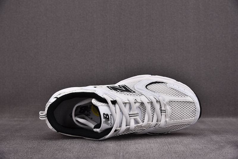 NEW Balan* Sneakers