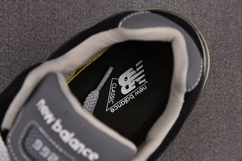 NEW Balan* Sneakers