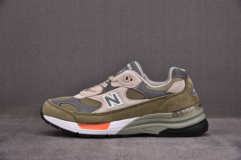 NEW Balan* Sneakers