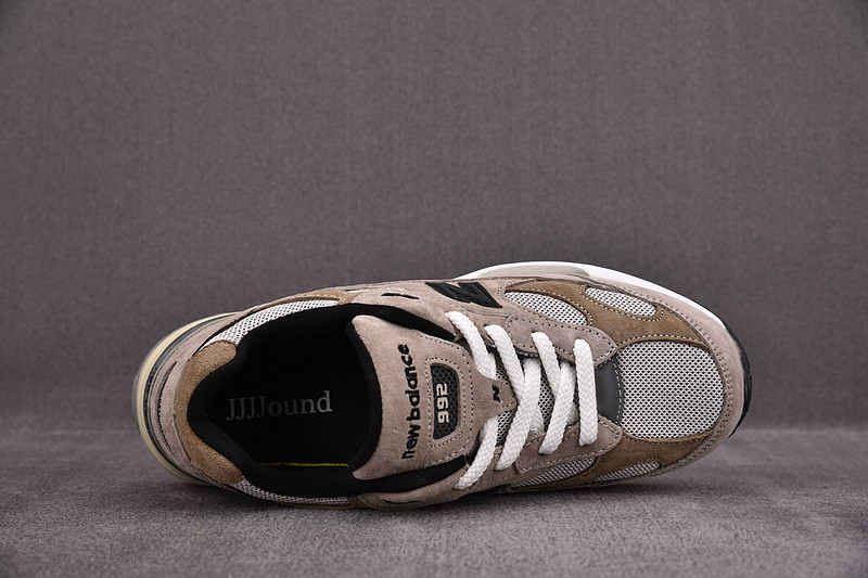 NEW Balan* Sneakers