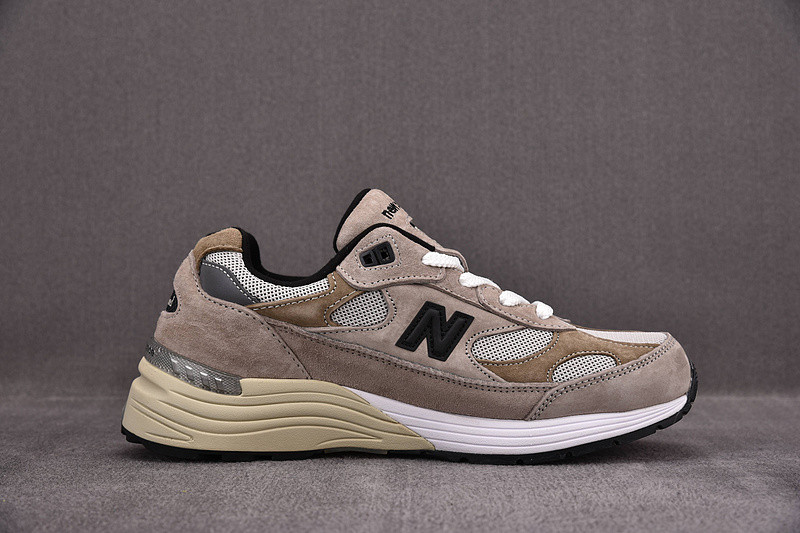 NEW Balan* Sneakers