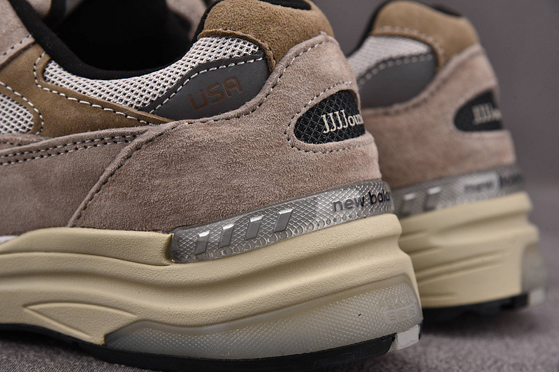 NEW Balan* Sneakers