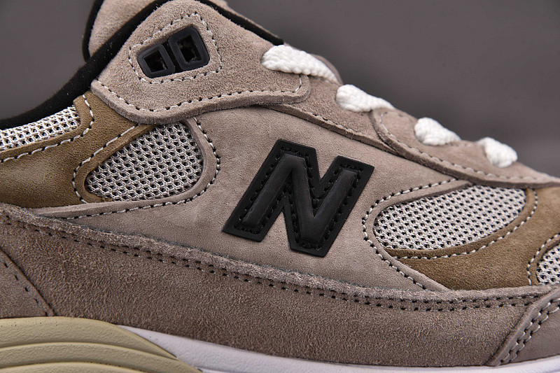 NEW Balan* Sneakers
