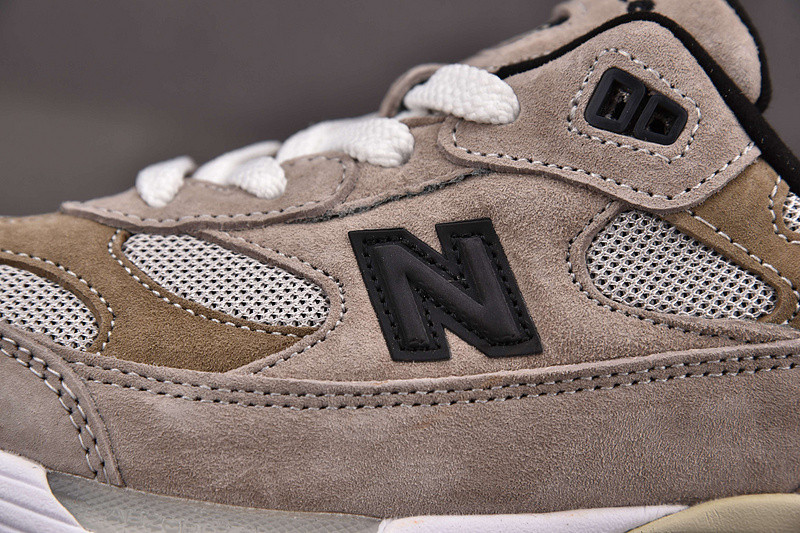 NEW Balan* Sneakers