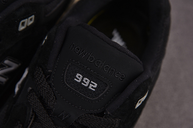 NEW Balan* Sneakers