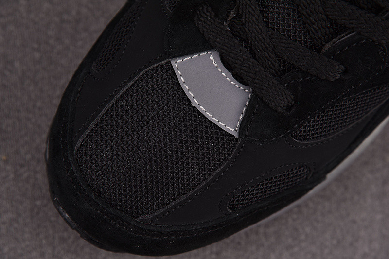 NEW Balan* Sneakers