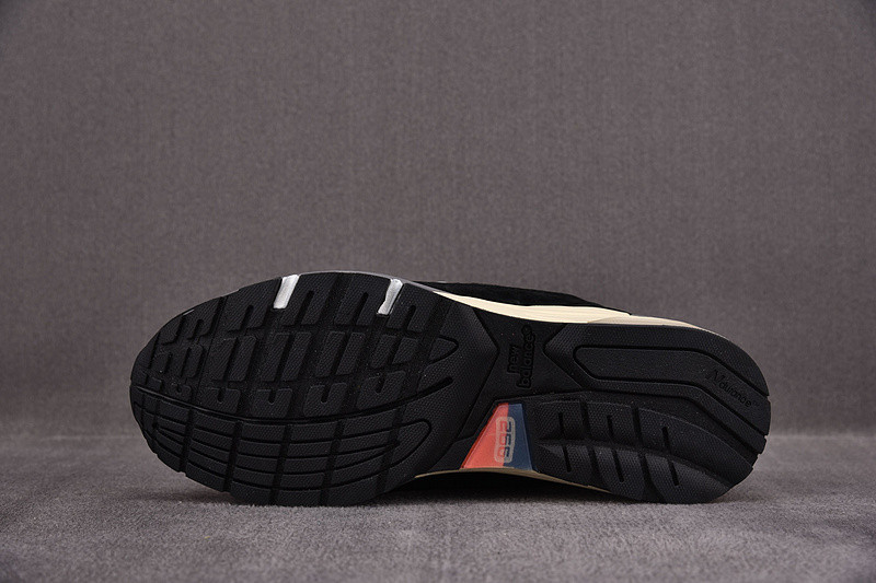 NEW Balan* Sneakers