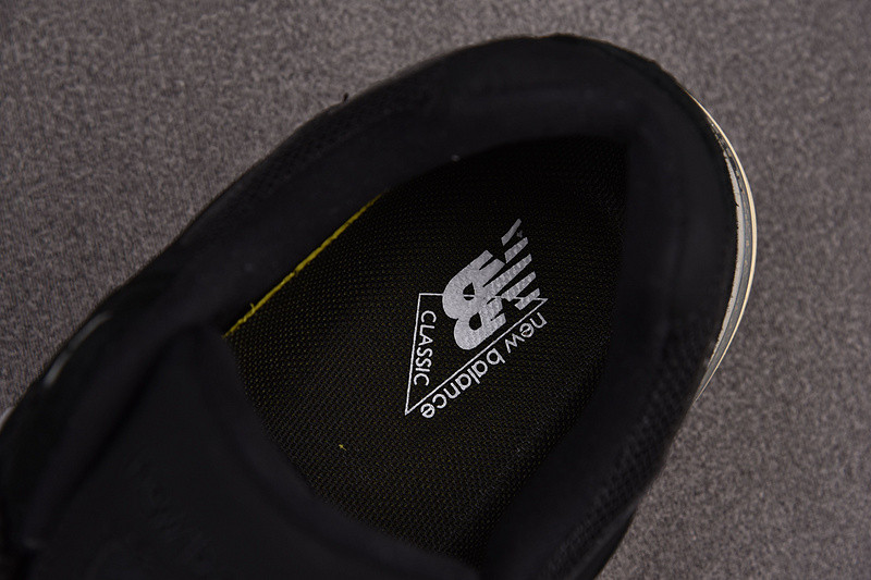 NEW Balan* Sneakers