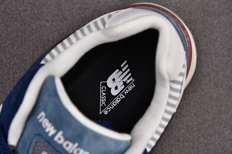 NEW Balan* Sneakers