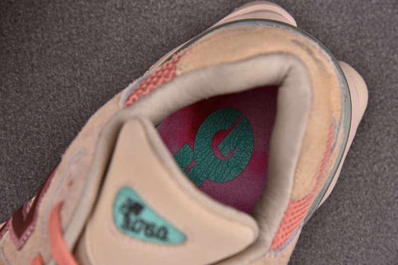 NEW Balan* Sneakers