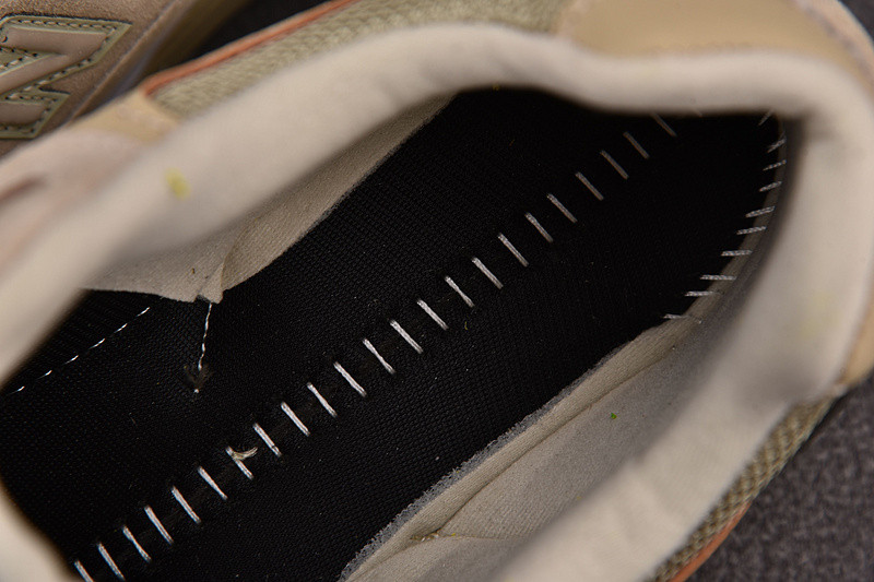 NEW Balan* Sneakers