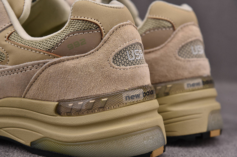 NEW Balan* Sneakers