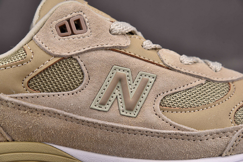 NEW Balan* Sneakers