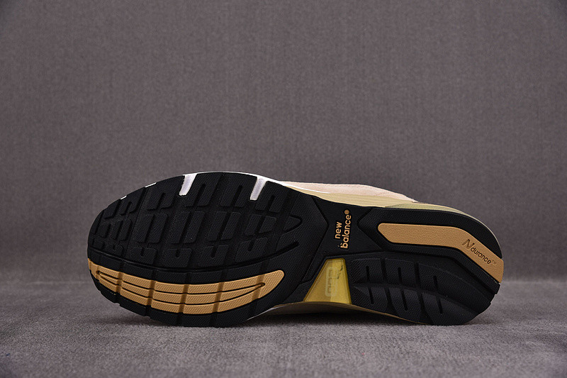 NEW Balan* Sneakers