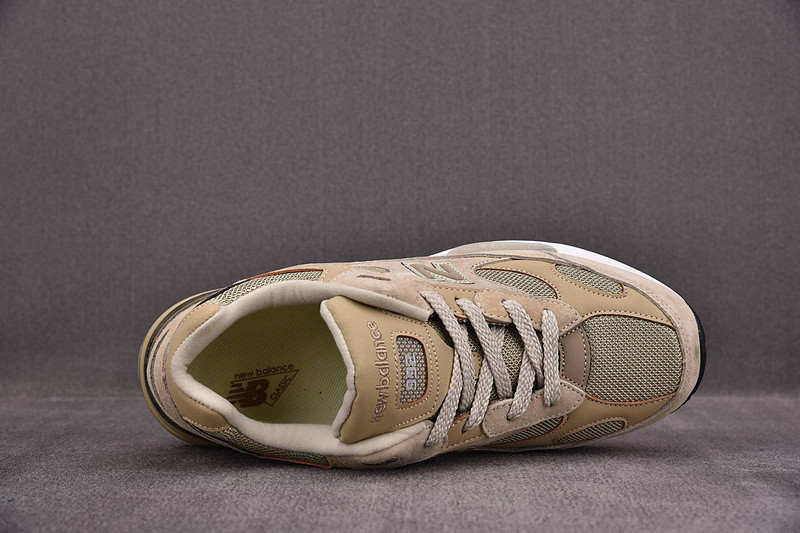 NEW Balan* Sneakers