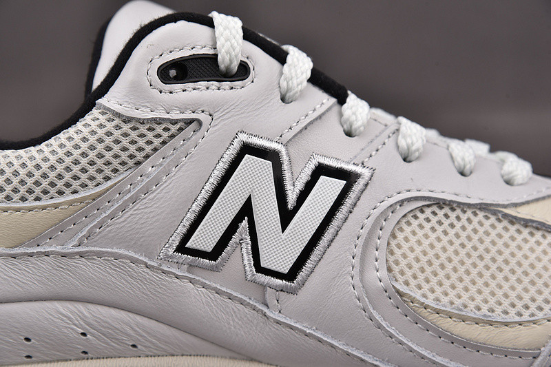 NEW Balan* Sneakers
