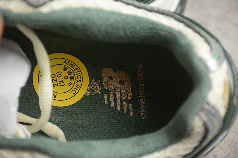 NEW Balan* Sneakers