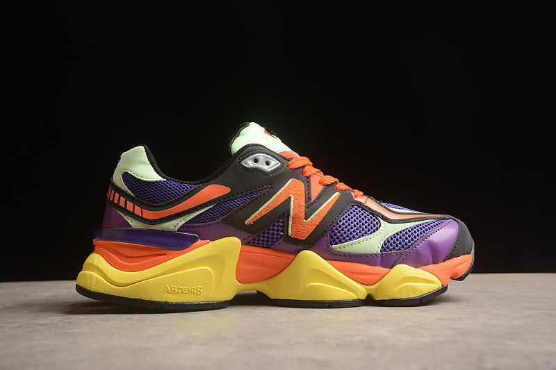 NEW Balan* Sneakers