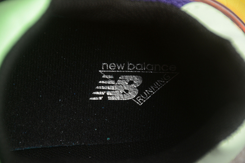 NEW Balan* Sneakers