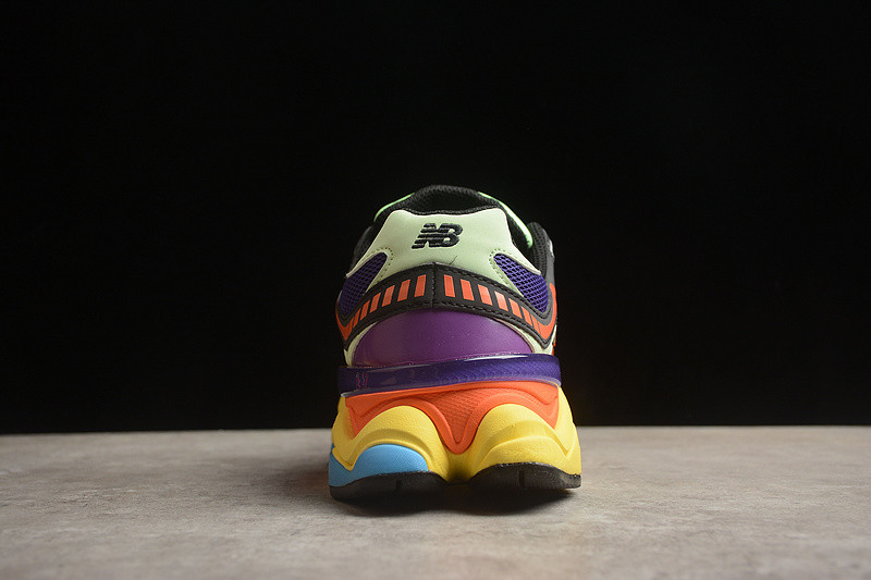 NEW Balan* Sneakers