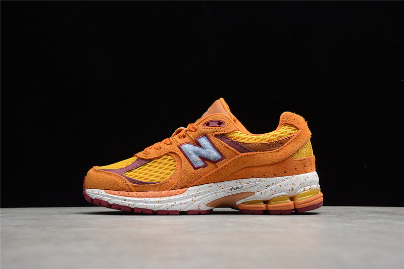 NEW Balan* Sneakers