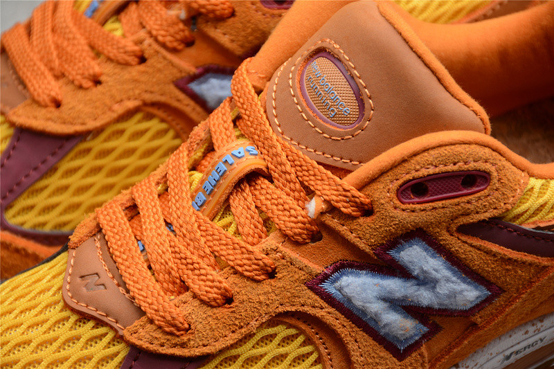 NEW Balan* Sneakers