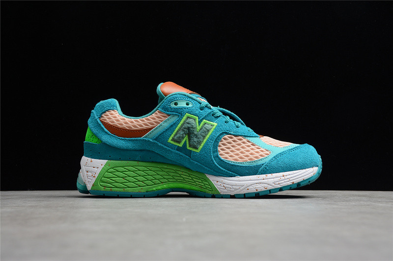 NEW Balan* Sneakers